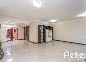 Casa em Condomínio à venda com 286m², 3 dormitórios, 1 suíte, 2 vagas, no bairro Cristal em PORTO ALEGRE