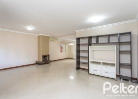 Casa em Condomínio à venda com 286m², 3 dormitórios, 1 suíte, 2 vagas, no bairro Cristal em PORTO ALEGRE