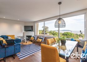 Casa em Condomínio à venda com 196m², 3 dormitórios, 1 suíte, 2 vagas, no bairro Sétimo Céu em PORTO ALEGRE