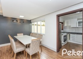 Casa em Condomínio à venda com 182m², 3 dormitórios, 1 suíte, 2 vagas, no bairro Cristal em Porto Alegre