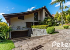 Casa em Condomínio à venda com 565m², 5 dormitórios, 3 suítes, 4 vagas, no bairro Cavalhada em Porto Alegre