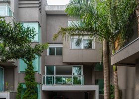 Casa em Condomínio à venda com 271m², 3 dormitórios, 1 suíte, 2 vagas, no bairro Vila Assunção em Porto Alegre
