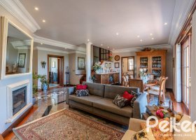 Casa em Condomínio à venda com 459m², 4 dormitórios, 4 suítes, 3 vagas, no bairro Cavalhada em PORTO ALEGRE