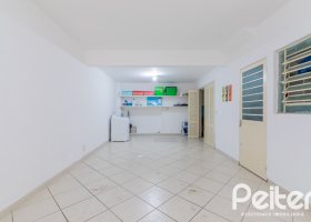 Casa em Condomínio à venda com 248m², 4 dormitórios, 2 suítes, 3 vagas, no bairro Vila Assunção em Porto Alegre