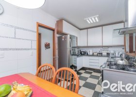 Casa em Condomínio à venda com 486m², 4 dormitórios, 3 suítes, 4 vagas, no bairro Cavalhada em PORTO ALEGRE