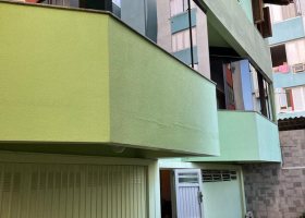 Casa em Condomínio à venda com 131m², 3 dormitórios, 1 suíte, 3 vagas, no bairro Cristal em Porto Alegre