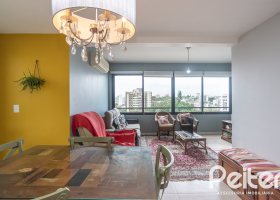 Cobertura à venda com 145m², 3 dormitórios, 1 suíte, 2 vagas, no bairro Tristeza em PORTO ALEGRE