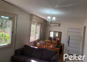 Casa em Condomínio à venda com 150m², 4 dormitórios, 1 suíte, 2 vagas, no bairro Cristal em Porto Alegre