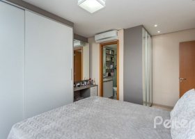 Apartamento à venda com 89m², 3 dormitórios, 1 suíte, 2 vagas, no bairro Ipanema em PORTO ALEGRE