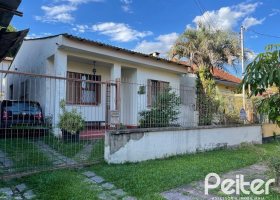 Casa à venda com 120m², 1 dormitório, 2 vagas, no bairro Vila Assunção em Porto Alegre