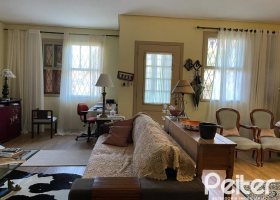 Casa à venda com 120m², 1 dormitório, 2 vagas, no bairro Vila Assunção em Porto Alegre