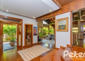 Casa em Condomínio à venda com 600m², 4 dormitórios, 2 suítes, 5 vagas, no bairro Cavalhada em PORTO ALEGRE