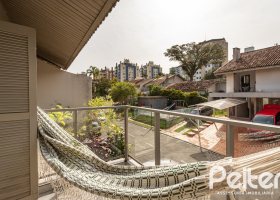Casa em Condomínio à venda com 304m², 4 dormitórios, 2 suítes, 2 vagas, no bairro Tristeza em PORTO ALEGRE