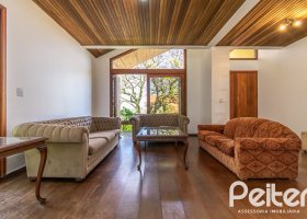 Casa em Condomínio à venda com 350m², 4 dormitórios, 1 suíte, 4 vagas, no bairro Cavalhada em PORTO ALEGRE