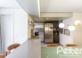 Casa em Condomínio à venda com 230m², 3 dormitórios, 1 suíte, 2 vagas, no bairro Pedra Redonda em PORTO ALEGRE