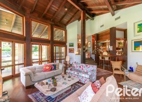 Casa em Condomínio à venda com 388m², 3 dormitórios, 2 suítes, 6 vagas, no bairro Cavalhada em PORTO ALEGRE
