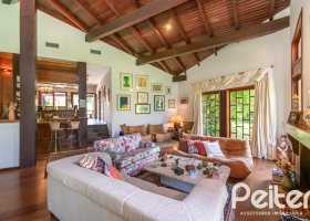 Casa em Condomínio à venda com 388m², 3 dormitórios, 2 suítes, 6 vagas, no bairro Cavalhada em PORTO ALEGRE