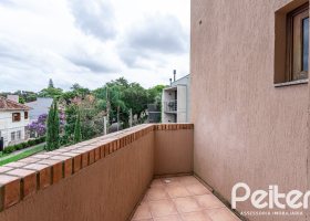Casa em Condomínio à venda com 256m², 3 dormitórios, 3 suítes, 2 vagas, no bairro Vila Assunção em Porto Alegre