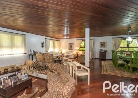 Casa em Condomínio à venda com 701m², 6 dormitórios, 2 suítes, 10 vagas, no bairro Cavalhada em PORTO ALEGRE