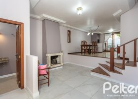Casa em Condomínio à venda com 225m², 3 dormitórios, 1 suíte, 2 vagas, no bairro Jardim Isabel em Porto Alegre