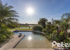 Casa em Condomínio à venda com 276m², 2 dormitórios, 2 suítes, 2 vagas, no bairro Terra Ville em PORTO ALEGRE