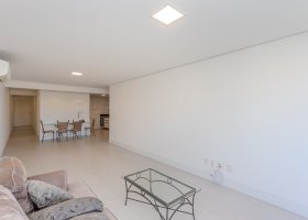 Apartamento à venda com 133m², 3 dormitórios, 3 suítes, 2 vagas, no bairro Tristeza em PORTO ALEGRE
