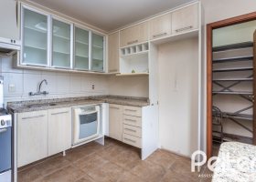 Casa em Condomínio à venda com 270m², 3 dormitórios, 1 suíte, 3 vagas, no bairro Jardim Isabel em PORTO ALEGRE