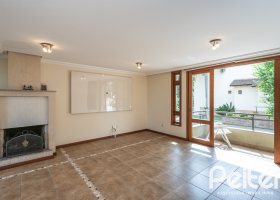 Casa em Condomínio à venda com 270m², 3 dormitórios, 1 suíte, 3 vagas, no bairro Jardim Isabel em PORTO ALEGRE