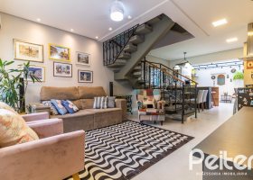 Casa em Condomínio à venda com 188m², 3 dormitórios, 1 suíte, 2 vagas, no bairro Glória em Porto Alegre
