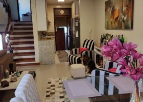 Casa em Condomínio à venda com 180m², 3 dormitórios, 1 suíte, 2 vagas, no bairro Cristal em Porto Alegre
