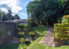 Terreno em condomínio à venda, no bairro Vila Nova em Porto Alegre