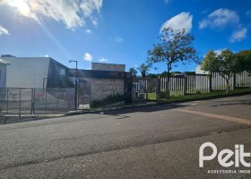 Terreno em condomínio à venda com 276m², no bairro Vila Nova em Porto Alegre