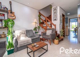 Casa à venda com 58m², 2 dormitórios, 1 vaga, no bairro Hípica em Porto Alegre