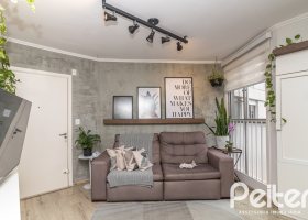 Apartamento à venda com 56m², 2 dormitórios, 1 vaga, no bairro Cristal em Porto Alegre