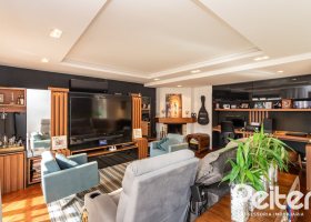 Casa em Condomínio à venda com 229m², 3 dormitórios, 1 suíte, 4 vagas, no bairro Cristal em Porto Alegre
