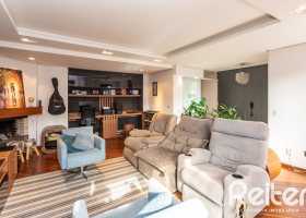 Casa em Condomínio à venda com 229m², 3 dormitórios, 1 suíte, 4 vagas, no bairro Cristal em Porto Alegre