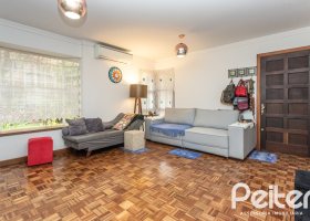 Casa em Condomínio à venda com 133m², 3 dormitórios, 1 suíte, 2 vagas, no bairro Tristeza em Porto Alegre