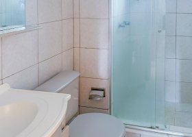 Apartamento à venda com 55m², 2 dormitórios, 1 vaga, no bairro Cristal em Porto Alegre