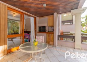 Apartamento à venda com 142m², 3 dormitórios, 1 suíte, 2 vagas, no bairro Ipanema em Porto Alegre