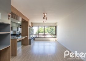 Apartamento à venda com 94m², 3 dormitórios, 1 suíte, 2 vagas, no bairro Ipanema em Porto Alegre