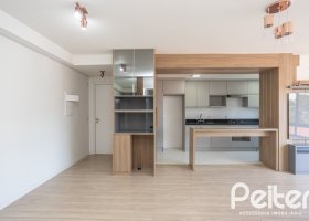 Apartamento à venda com 94m², 3 dormitórios, 1 suíte, 2 vagas, no bairro Ipanema em Porto Alegre