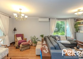 Casa em Condomínio à venda com 182m², 3 dormitórios, 1 suíte, 3 vagas, no bairro Cavalhada em Porto Alegre