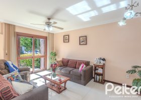 Casa em Condomínio à venda com 175m², 3 dormitórios, 1 suíte, 2 vagas, no bairro Ipanema em PORTO ALEGRE