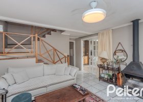 Casa em Condomínio à venda com 189m², 3 dormitórios, 1 suíte, 2 vagas, no bairro Jardim Isabel em Porto Alegre