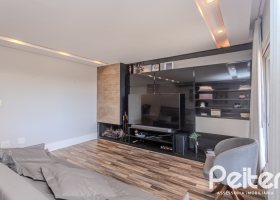 Casa em Condomínio à venda com 404m², 3 dormitórios, 1 suíte, 2 vagas, no bairro Cristal em PORTO ALEGRE