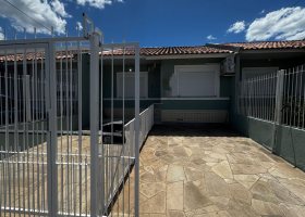 Casa à venda com 102m², 3 dormitórios, 2 vagas, no bairro Hípica em Porto Alegre