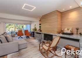 Casa em Condomínio à venda com 216m², 3 dormitórios, 1 suíte, 6 vagas, no bairro Terra Ville em PORTO ALEGRE