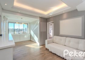 Cobertura à venda com 172m², 3 dormitórios, 1 suíte, 2 vagas, no bairro Tristeza em PORTO ALEGRE