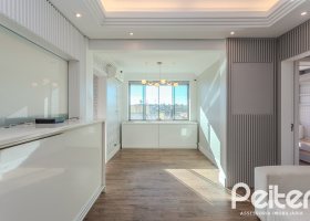 Cobertura à venda com 172m², 3 dormitórios, 1 suíte, 2 vagas, no bairro Tristeza em PORTO ALEGRE