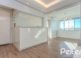 Cobertura à venda com 172m², 3 dormitórios, 1 suíte, 2 vagas, no bairro Tristeza em PORTO ALEGRE